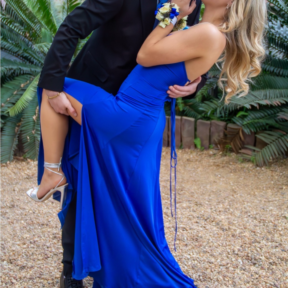 blue prom dress!